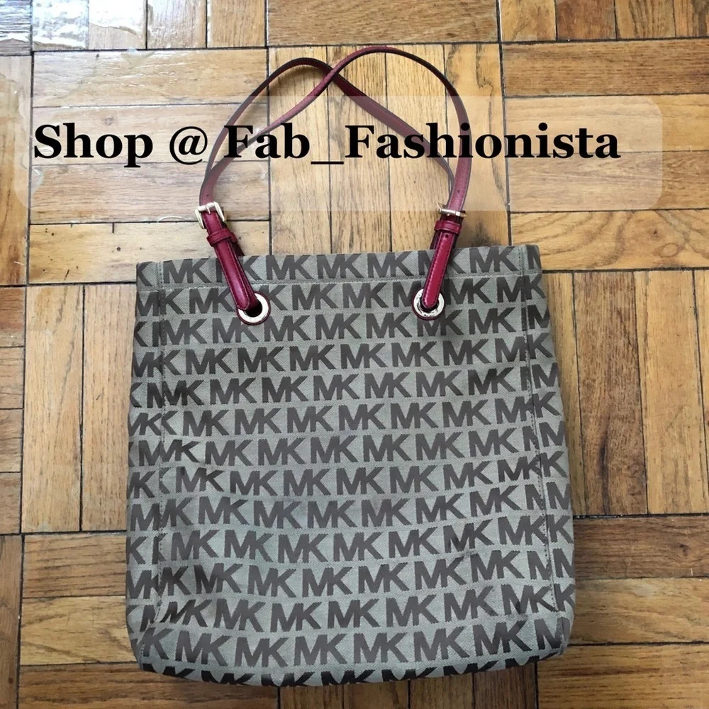 Michael Kors Bag - Picture 3 of 14